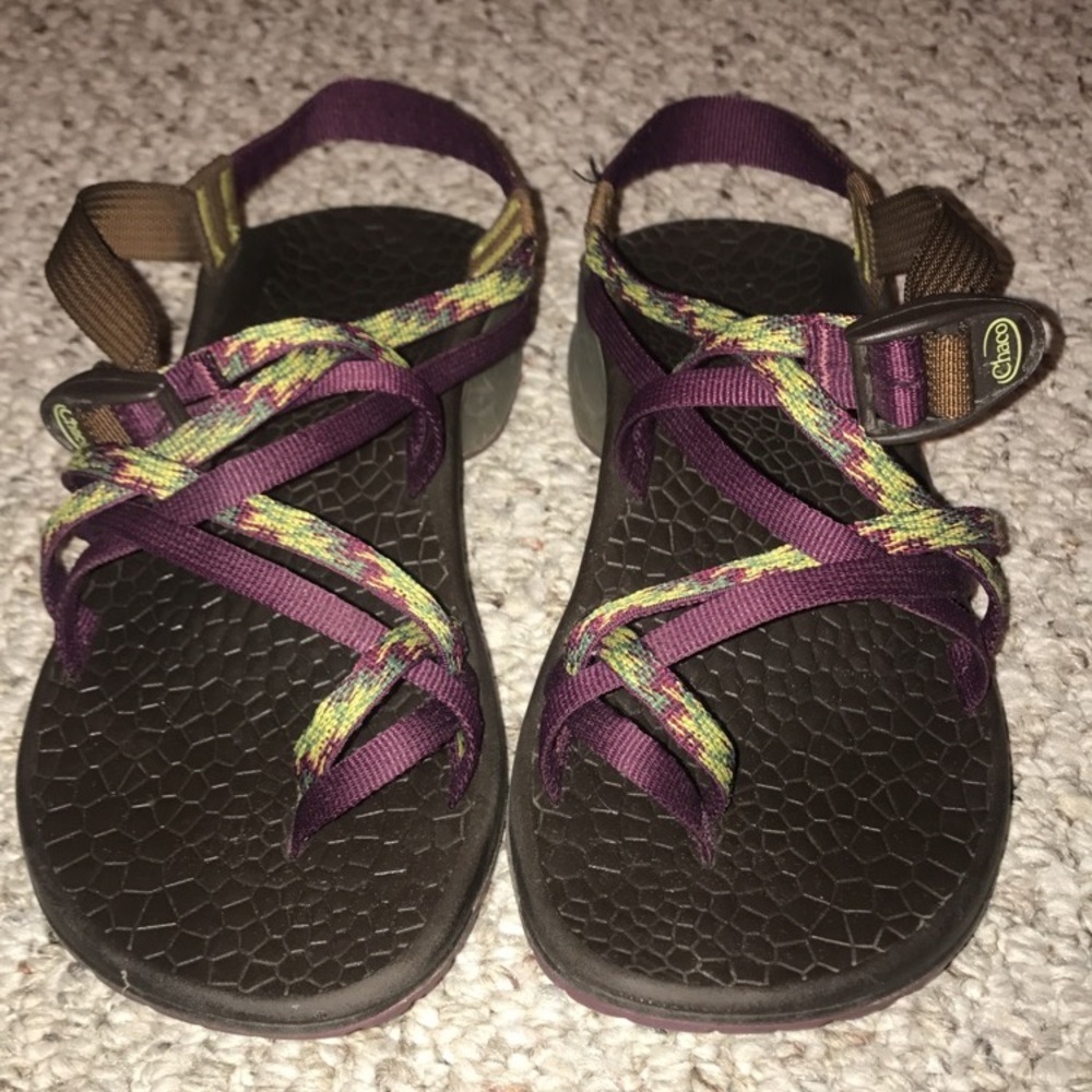 8 1/2 women's chacos. hardly worn